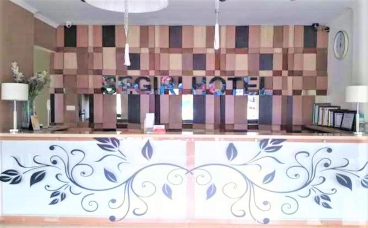 Hotel Segiri Samarinda Exterior foto